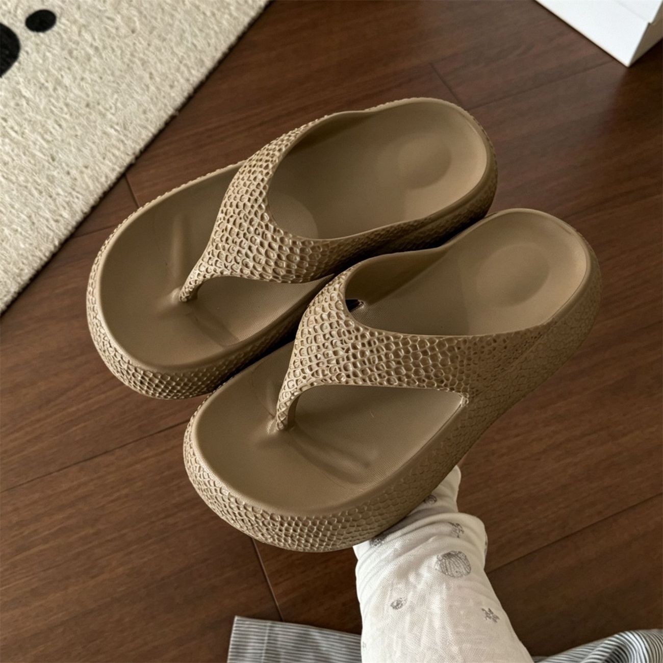 صندل نسائي صيفي أنيق بلون موحد - مراجعة Insole Arch Support وسعره